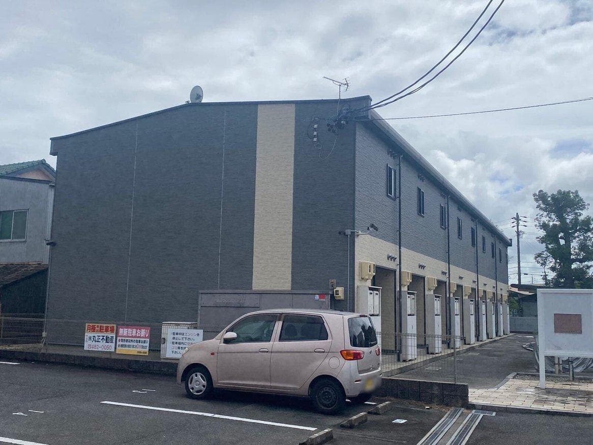 Main exterior of leopalace Kasumori