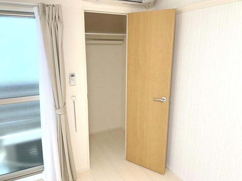 Room image 16