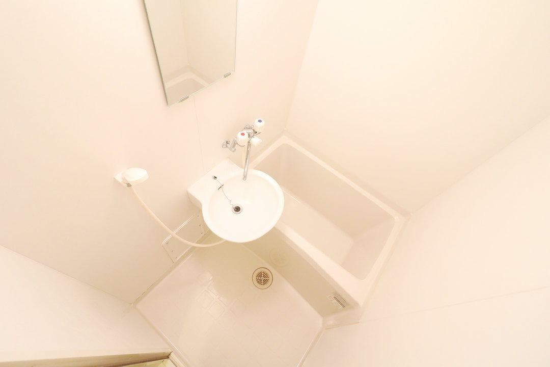 Room image 13