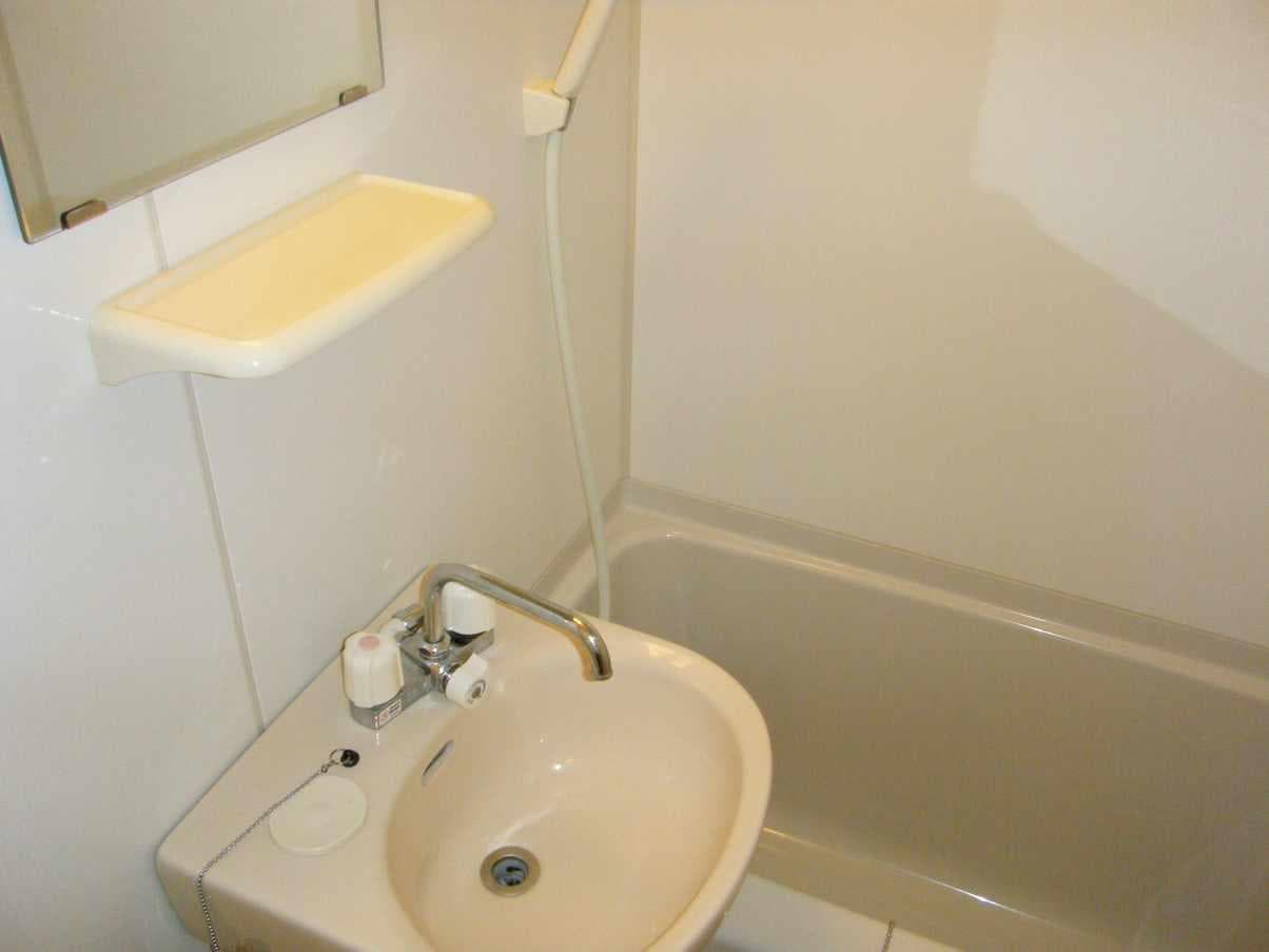 Room image 8
