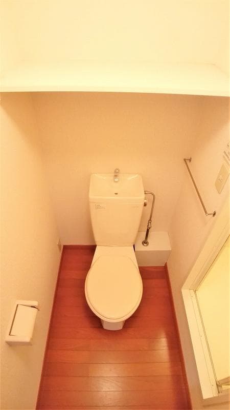 Room image 8