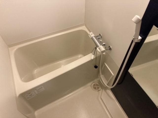 Room image 8