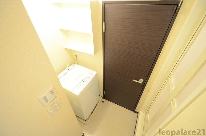 Room image 12