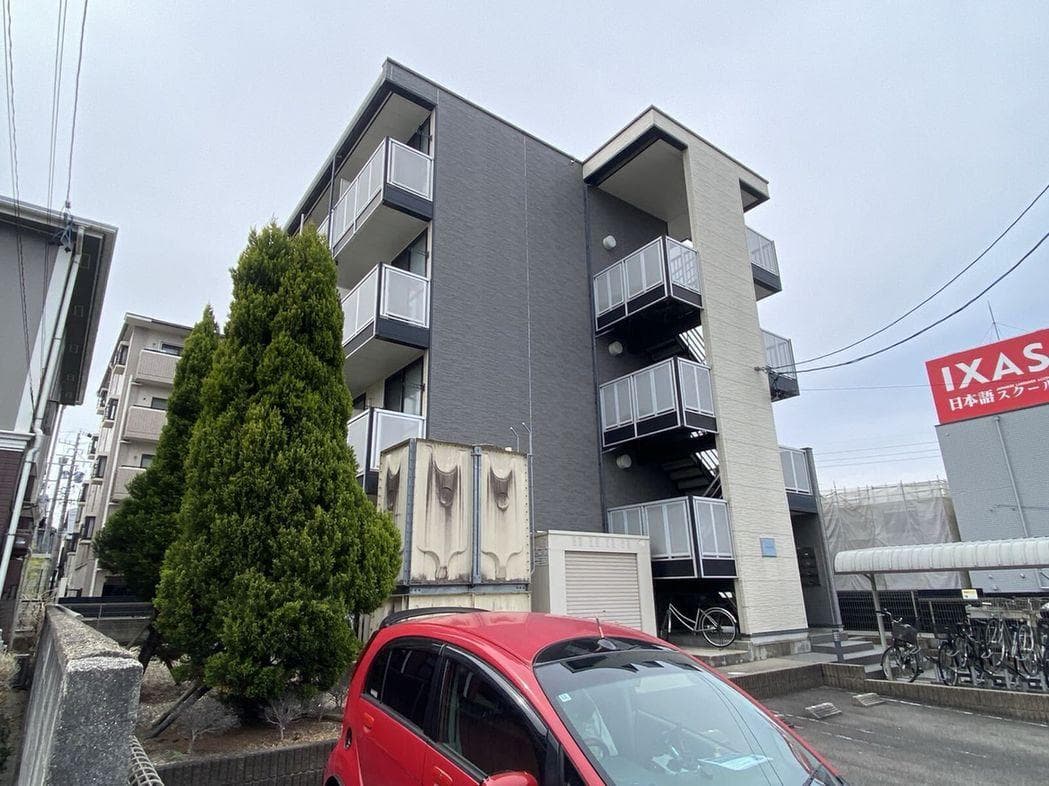 Main exterior of leopalace Hi Wood Nakahira