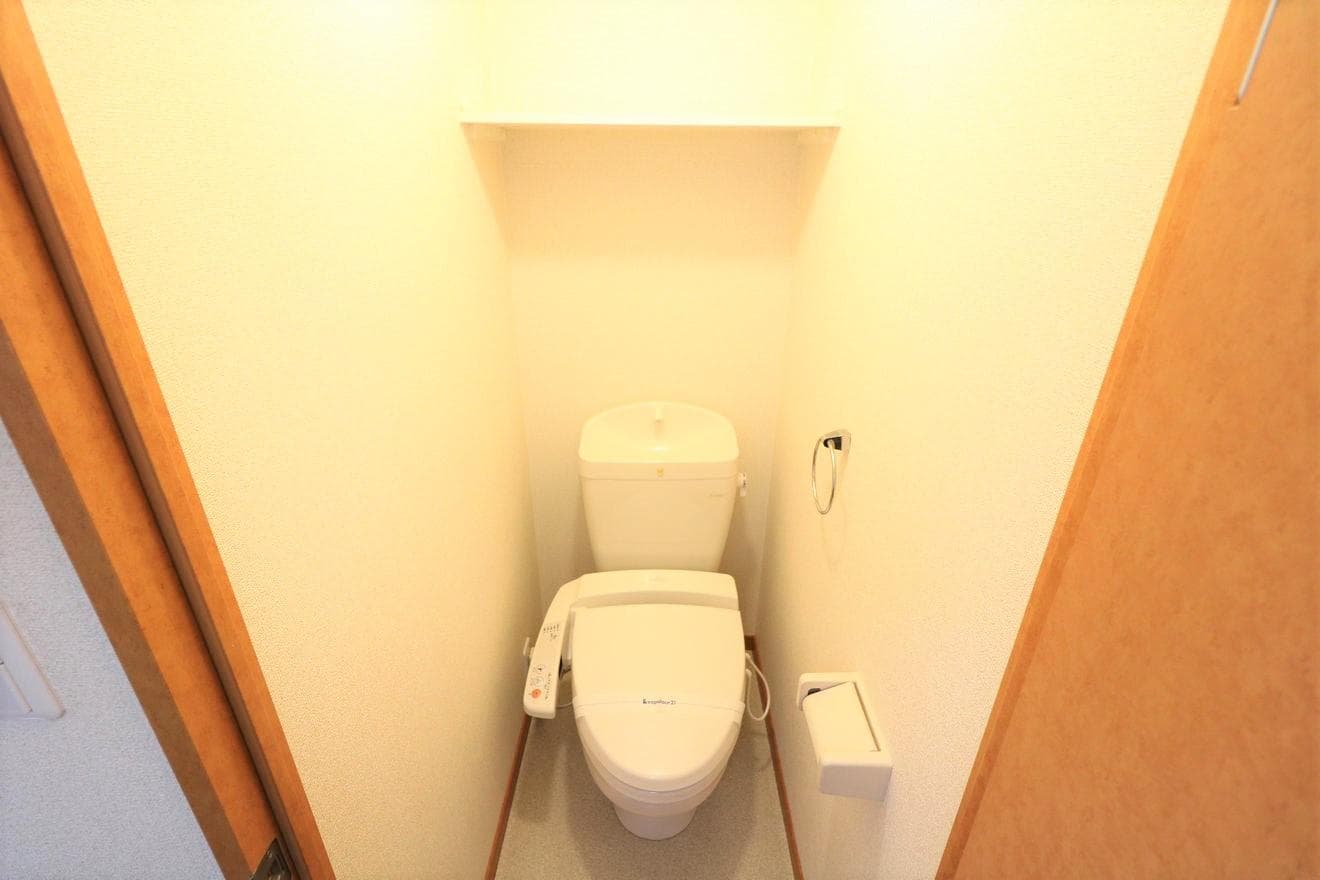 Room image 16