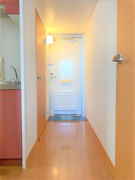 Room image 8