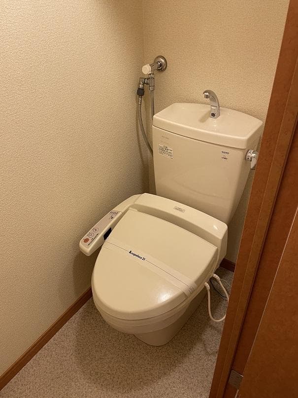 Room image 8