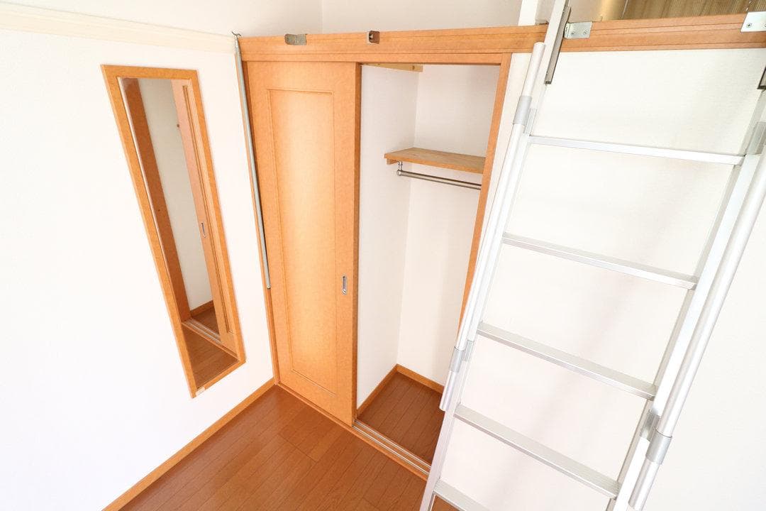 Room image 11