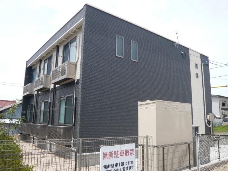 Main exterior of LEONEXT Mitsurugi