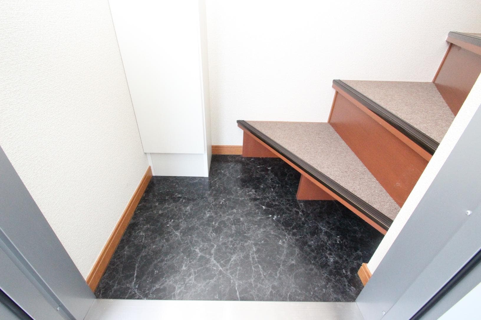 Preview interior of LEONEXT Hiagari