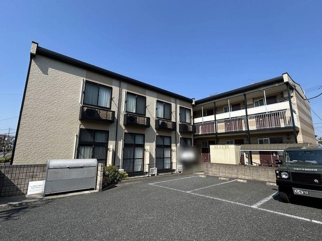 Main exterior of leopalace Kaze no Oka