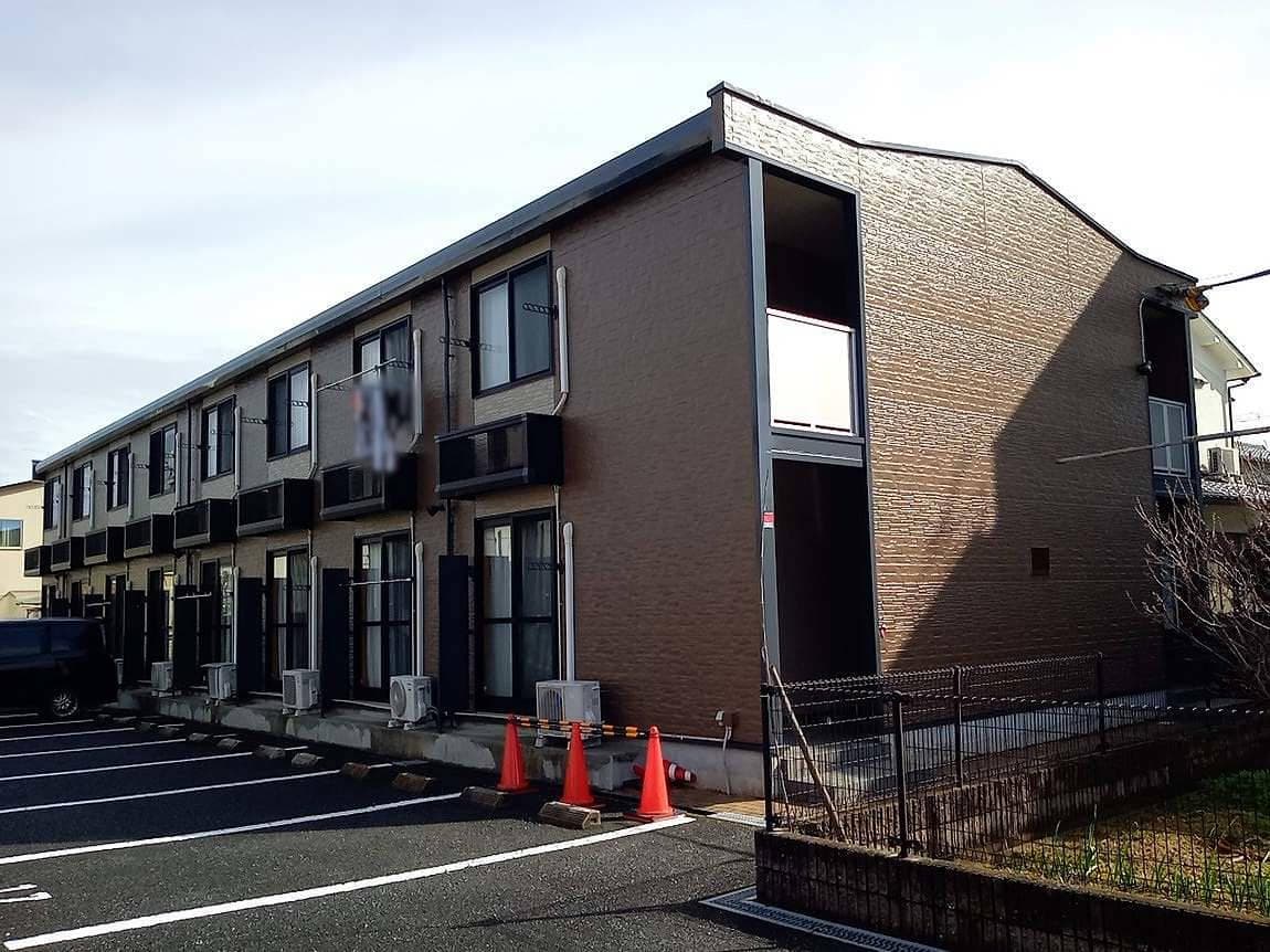 Main exterior of leopalace Futakami