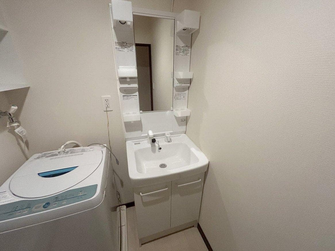 Room image 8