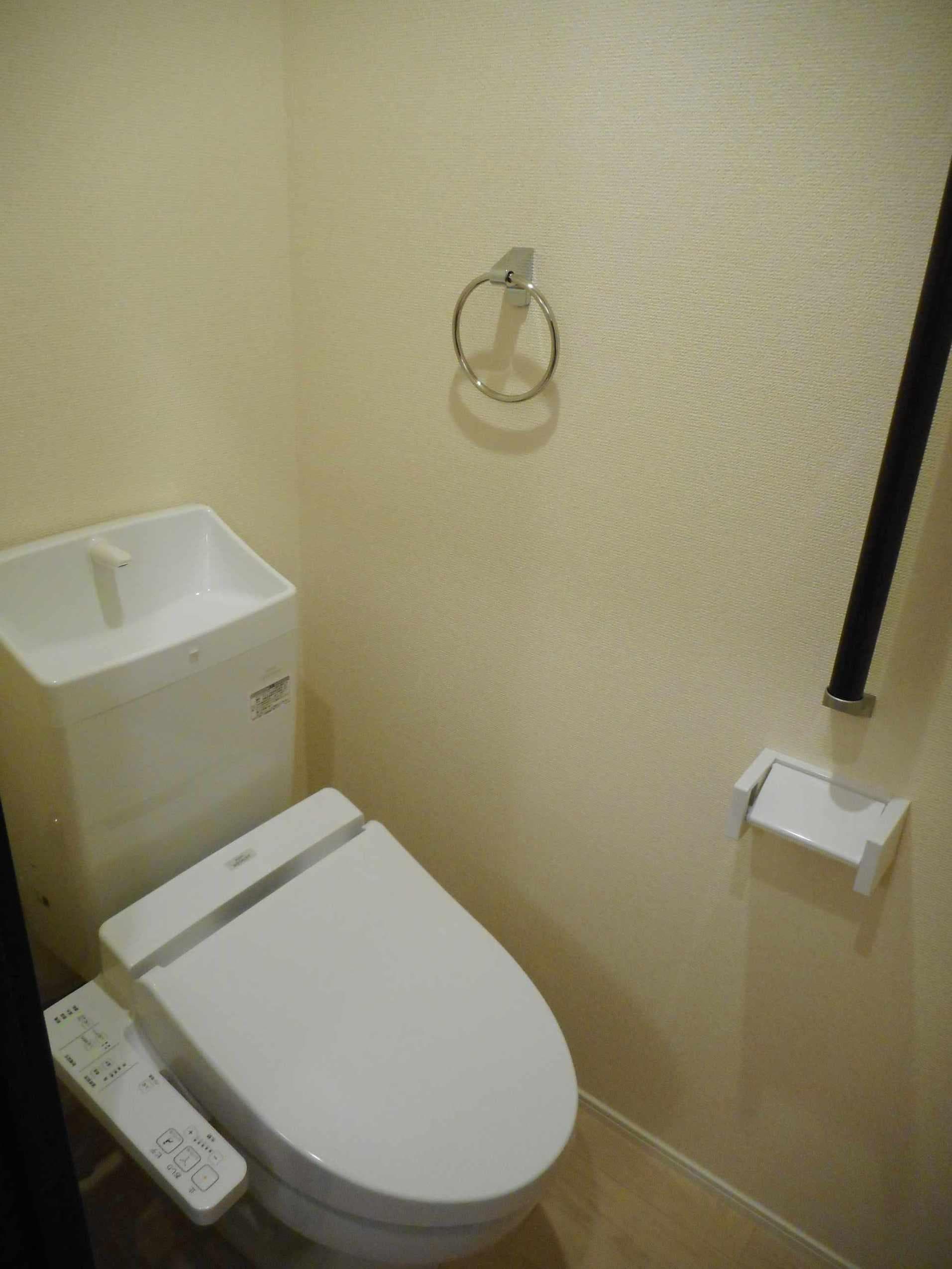 Room image 15