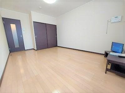 Preview interior of LEONEXT CHIFUTAKA