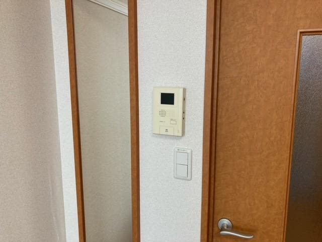 Room image 16