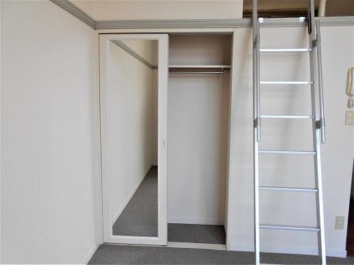 Room image 13