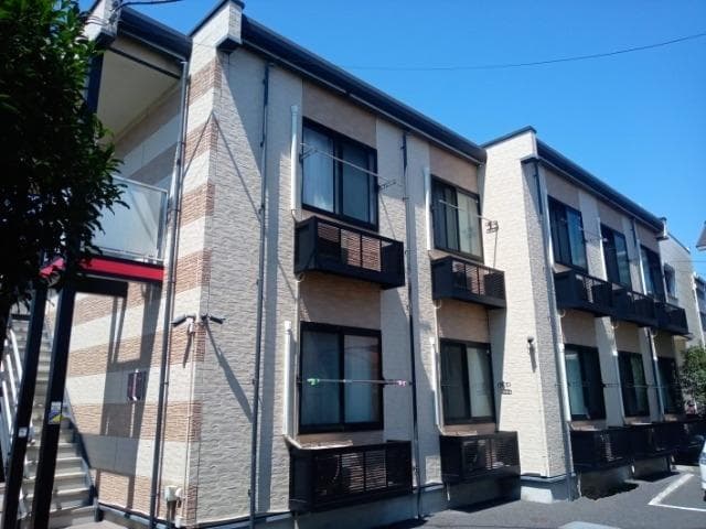 Main exterior of leopalace Miura