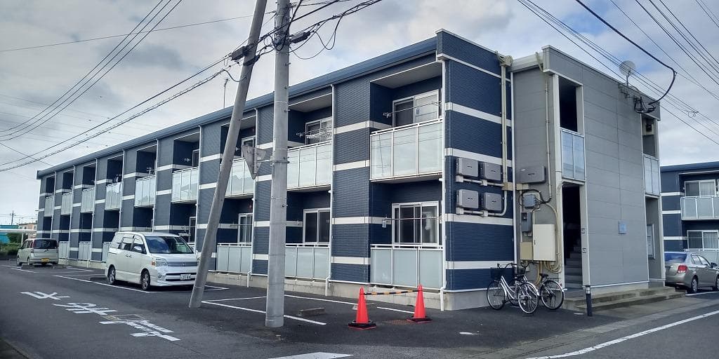 Main exterior of LEONEXT Jeunesse VII