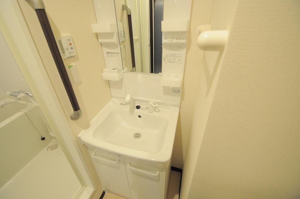 Room image 11