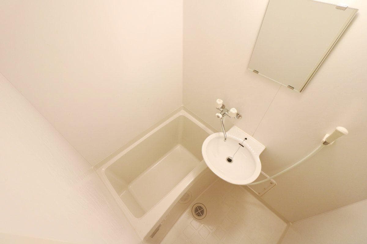 Room image 13