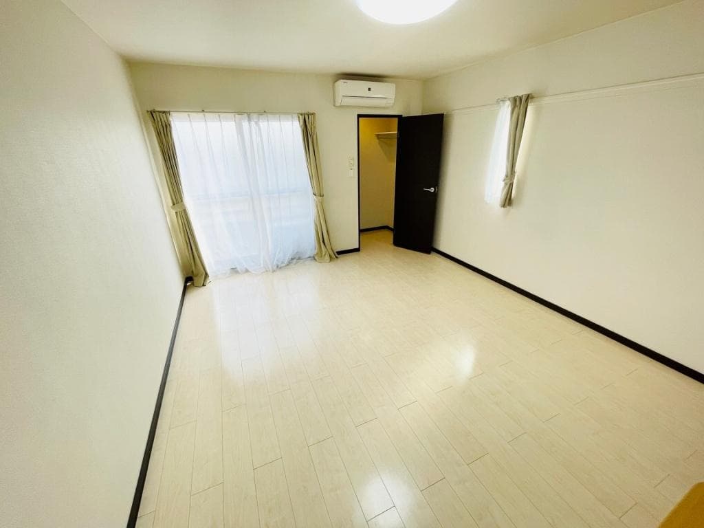 Preview interior of LEONEXT Asuka