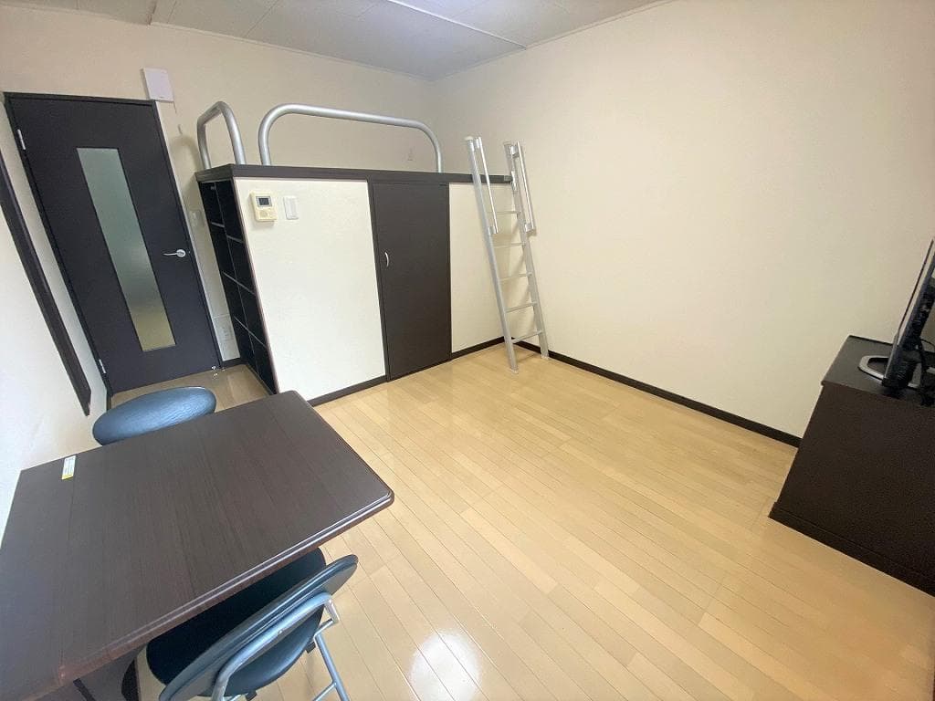 Preview interior of LEONEXT TOM