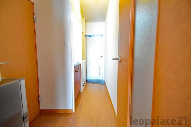 Room image 8