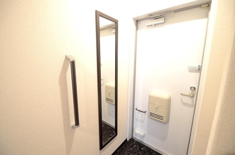 Room image 8