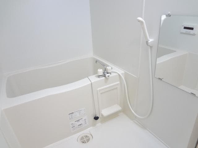 Room image 8