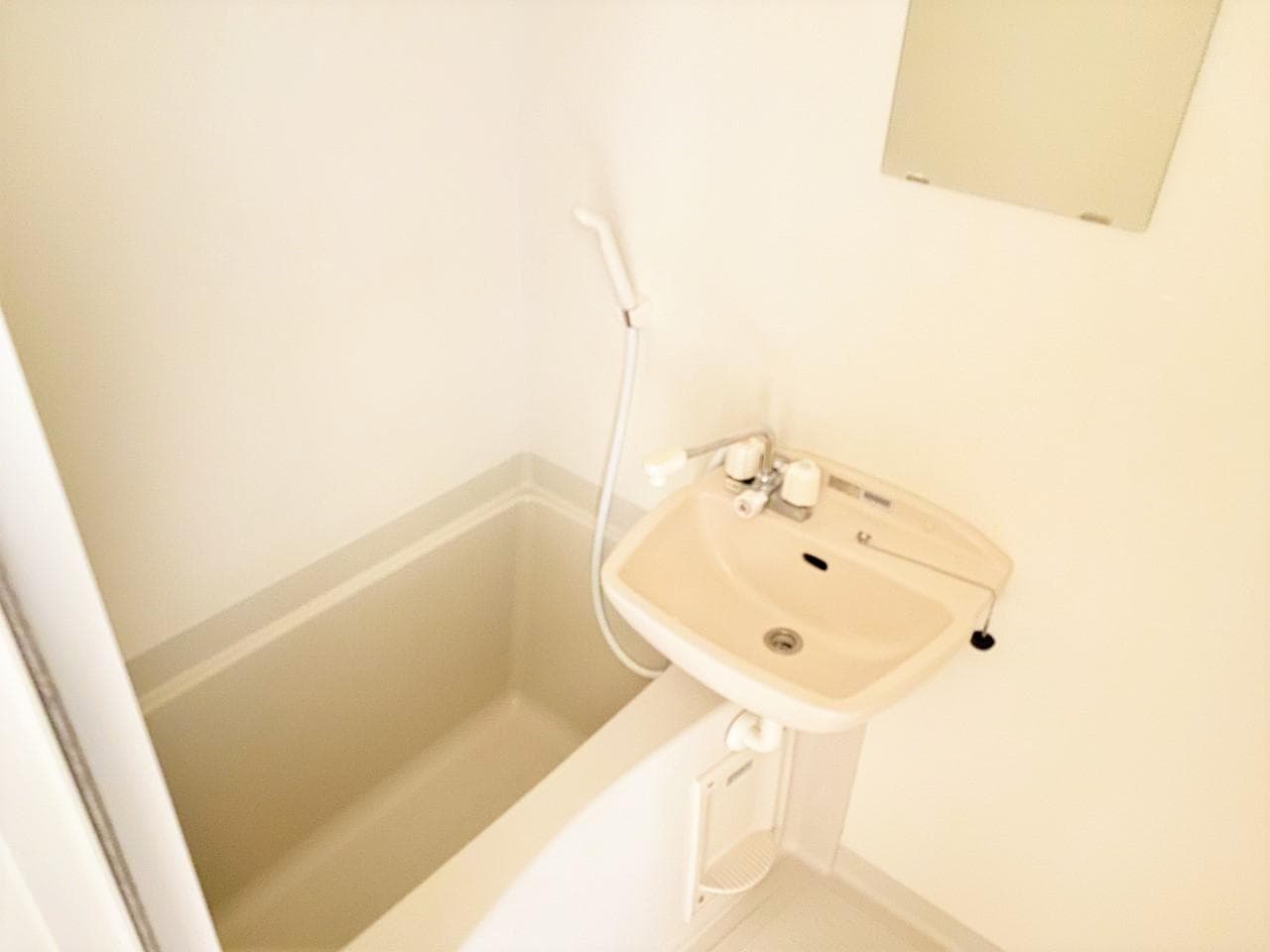 Room image 13
