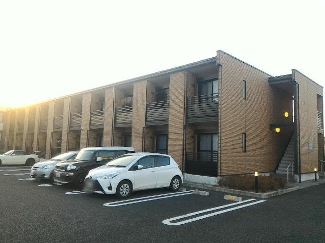 Main exterior of LEONEXT Honjin B