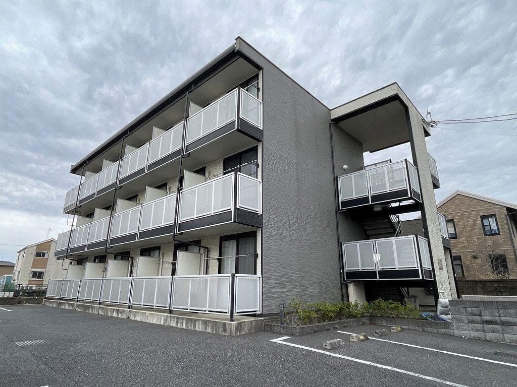 Main exterior of leopalace Freesia