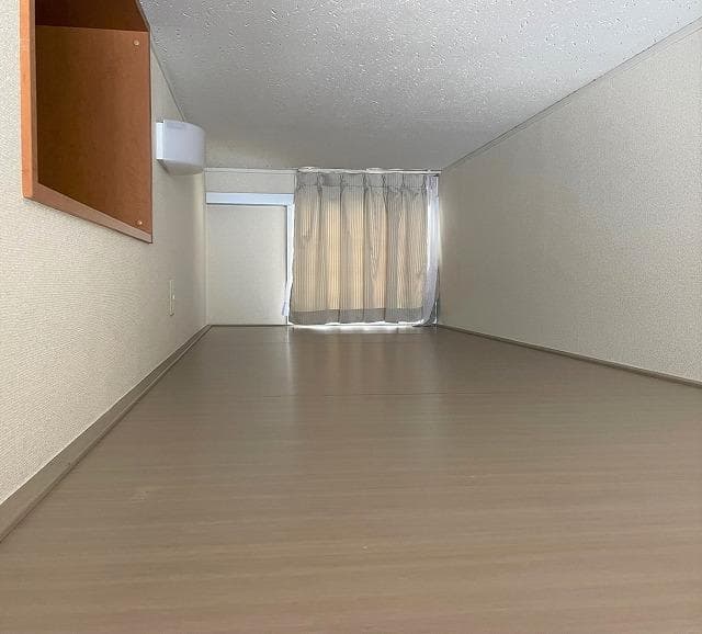 Room image 16