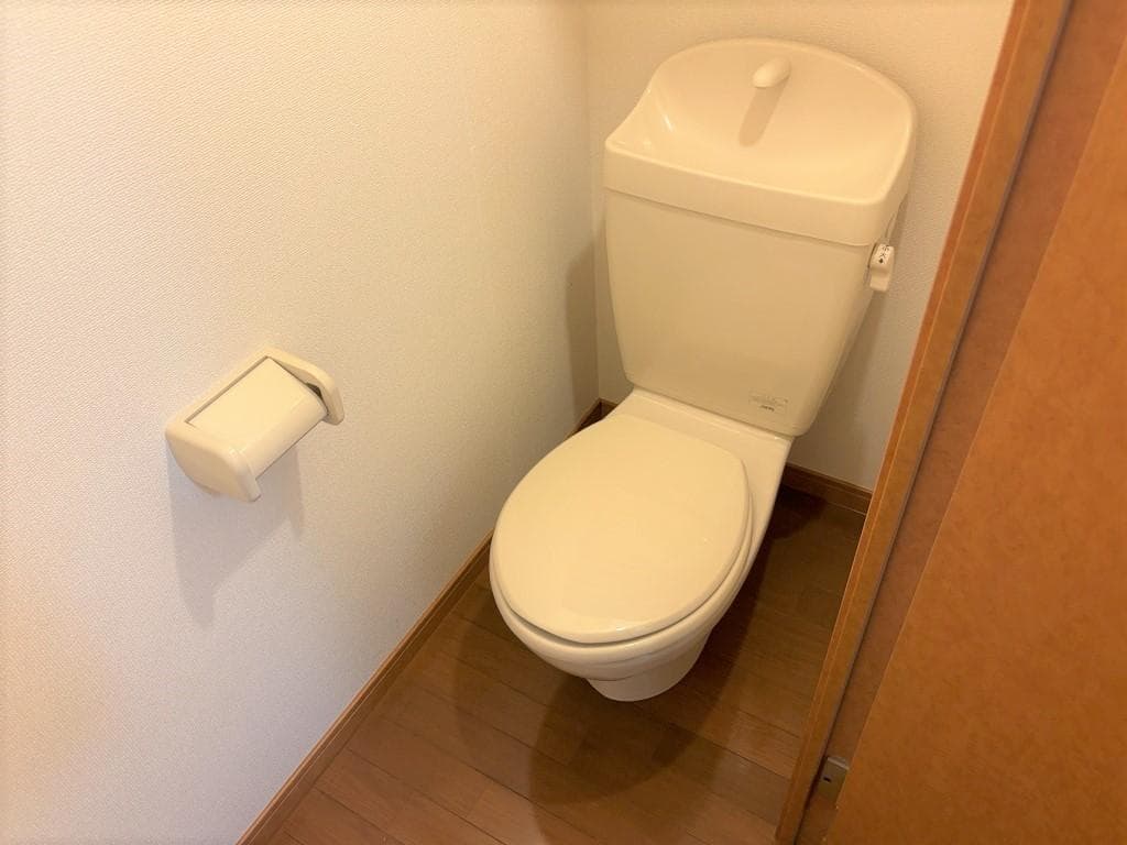 Room image 12