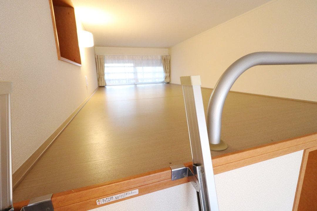 Room image 12