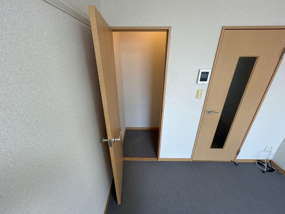 Room image 10