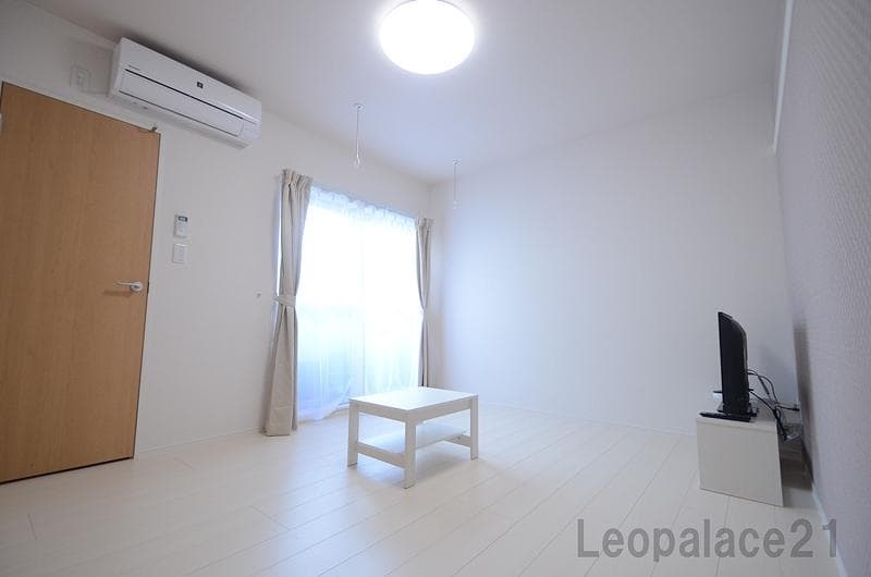 Room image 14