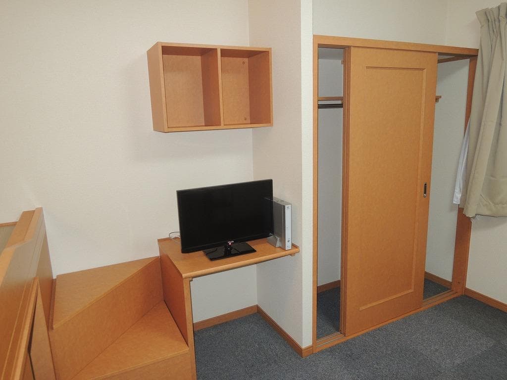 Room image 8
