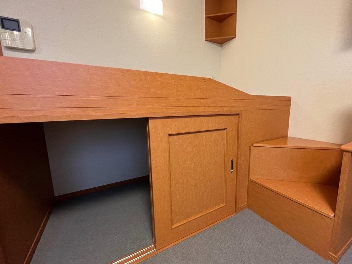 Room image 8