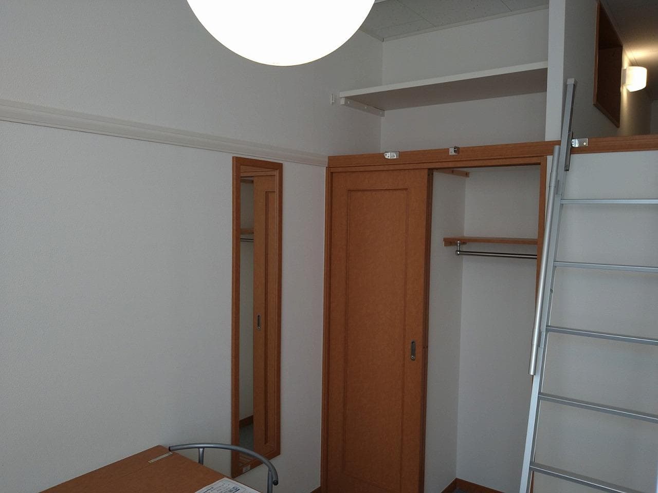 Room image 12