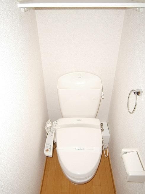 Room image 16
