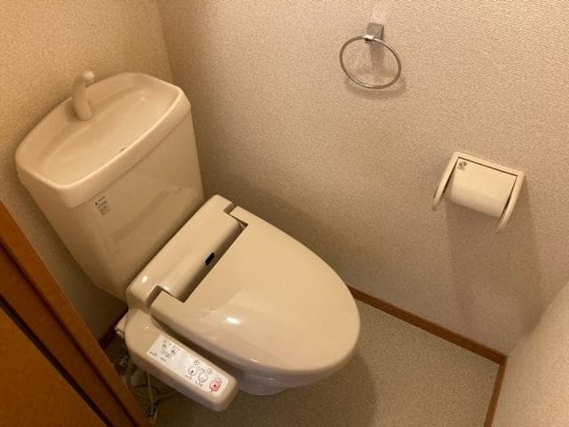 Room image 8