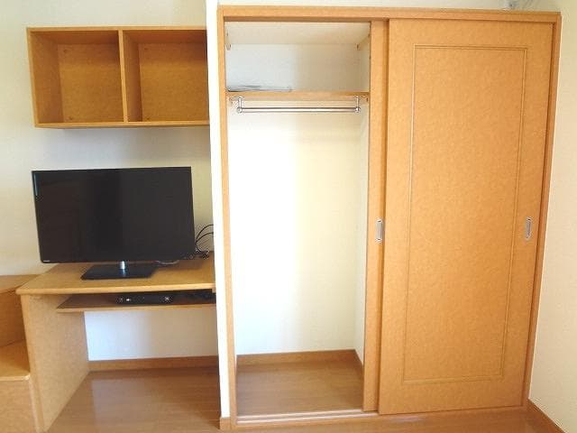 Room image 12
