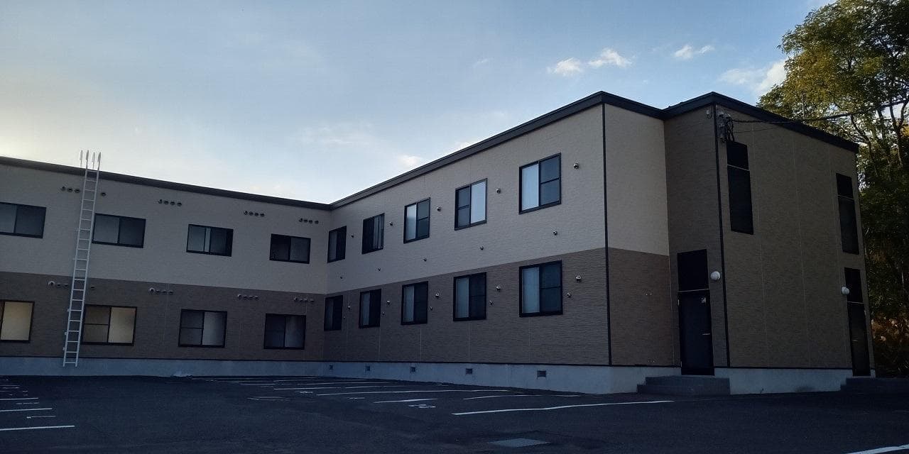 Main exterior of leopalace Familiar III