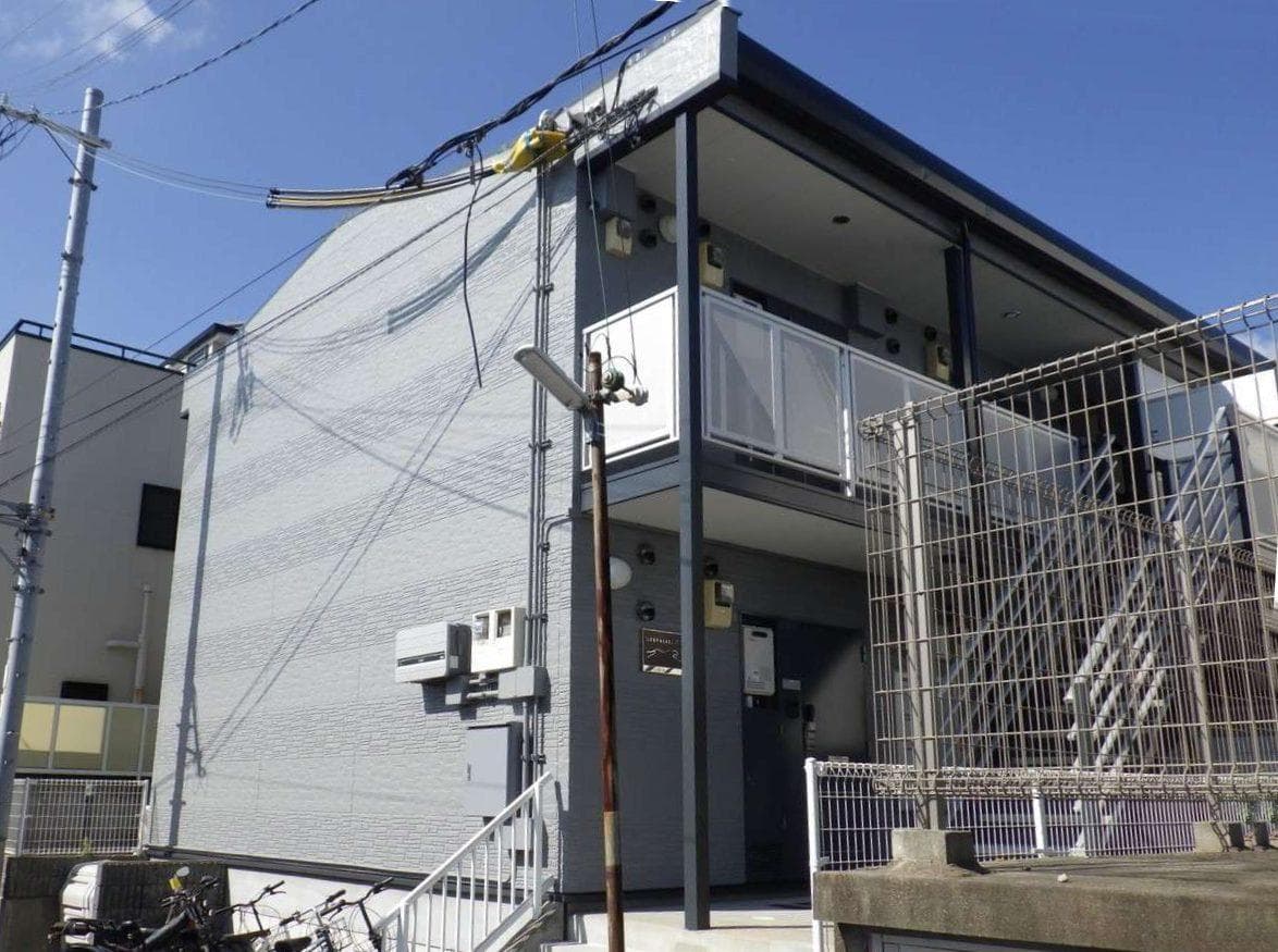 Main exterior of leopalace Shion