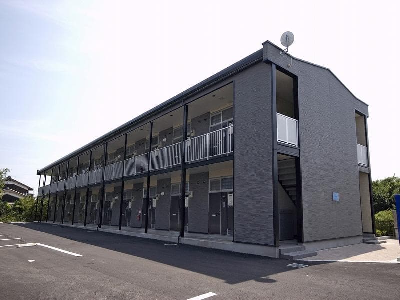 Main exterior of leopalace Minami Koji