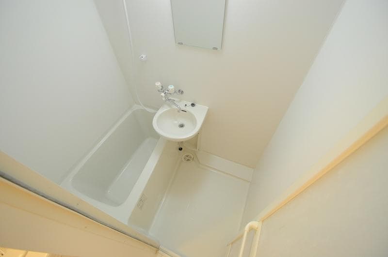 Room image 8