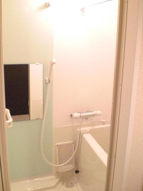 Room image 8