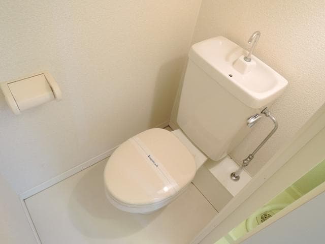 Room image 10